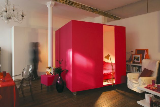 Дизайн квартиры-студии: спальня-куб