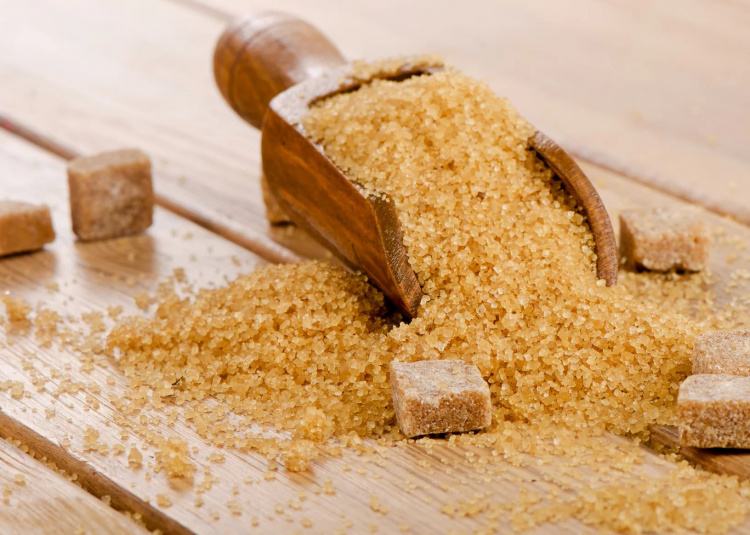 Из чего делают коричневый сахар
