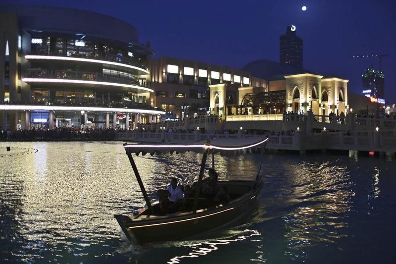 © Reuters.  Dubai plans $1.7 billion tourist project on new artificial islands