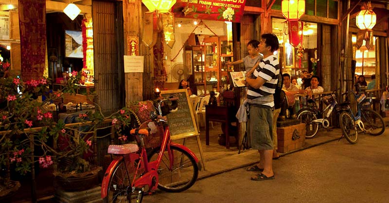 Chiang Kham chicken shop