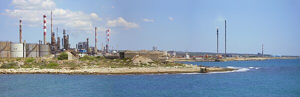 Нефтеперерабатывающий завод в Мартиге