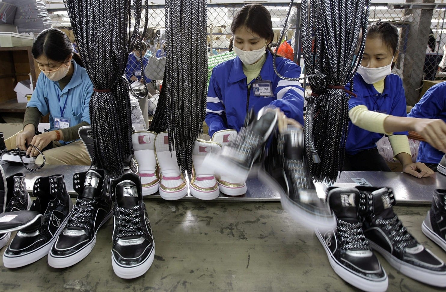 Кроссовки производства вьетнам